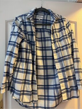Madewell Blue and White Plaid Button-Down Shirt